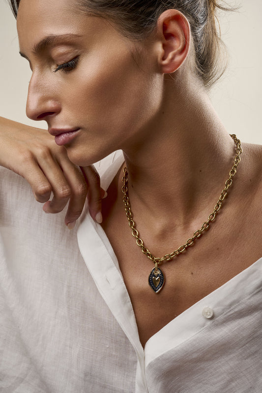 Collier Laki