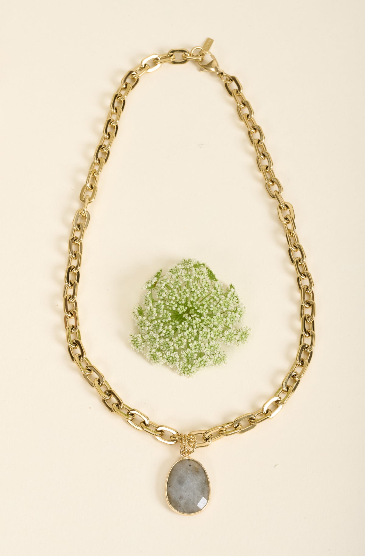 Collier Cale