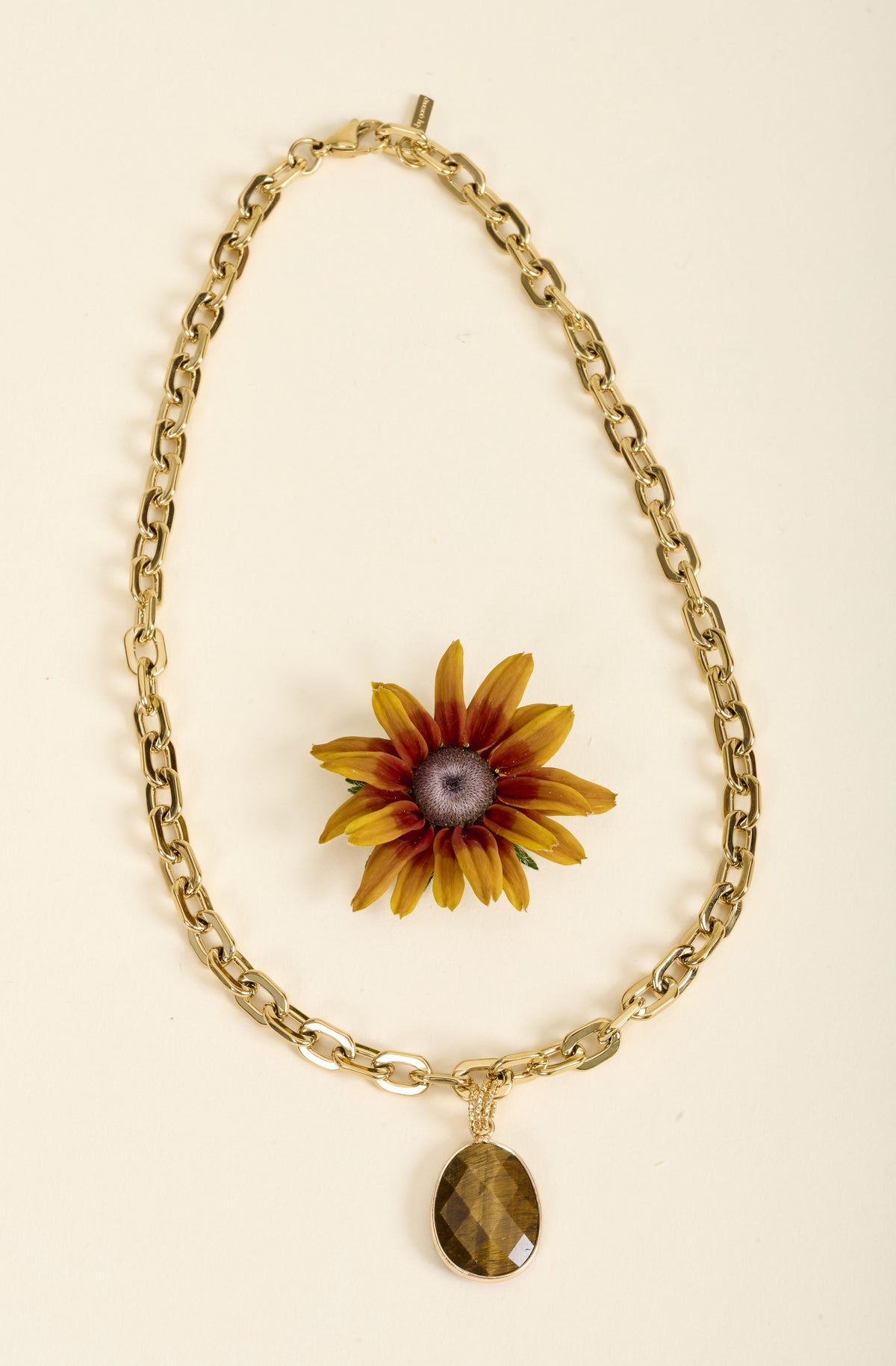 Collier Cale