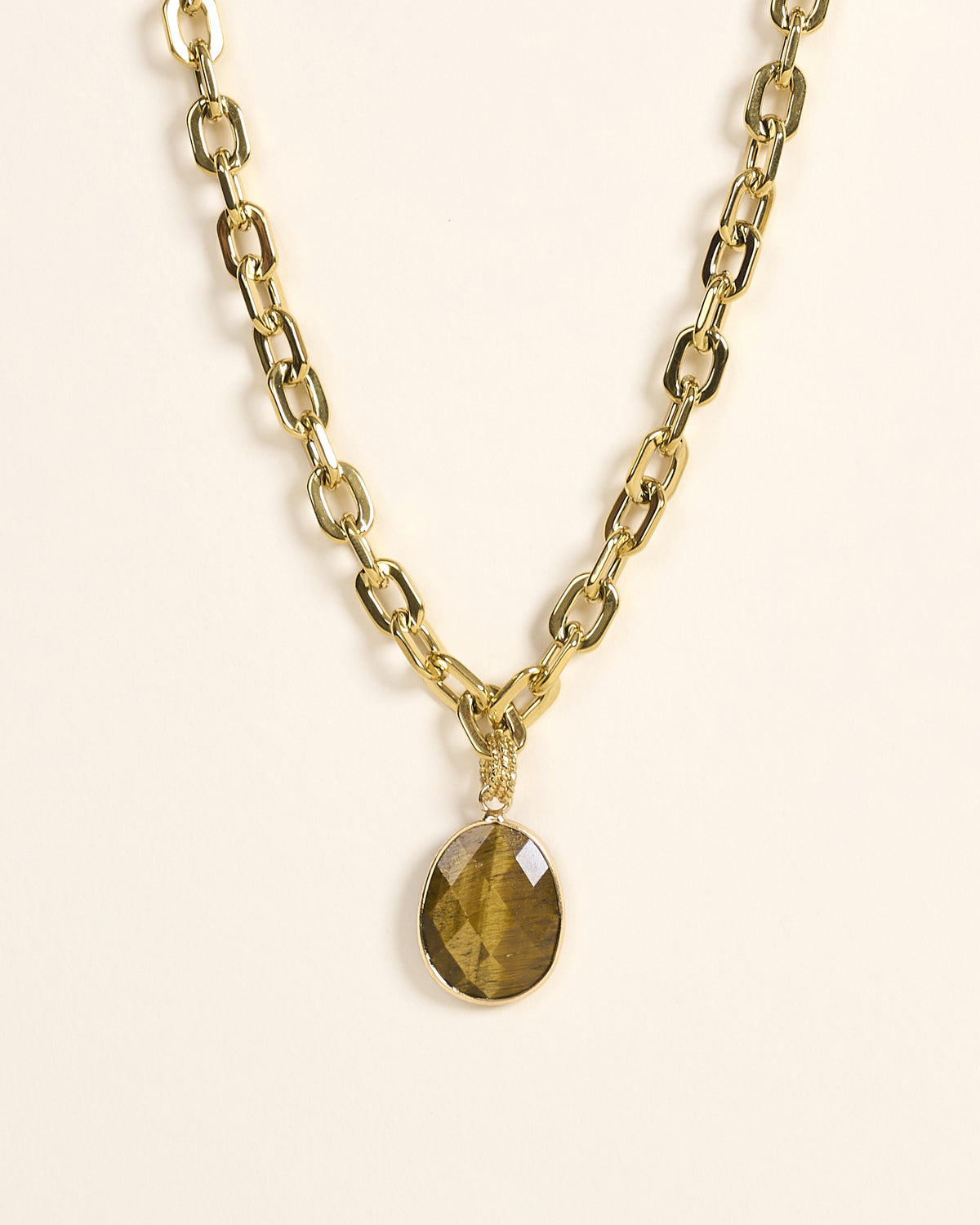 Collier Cale