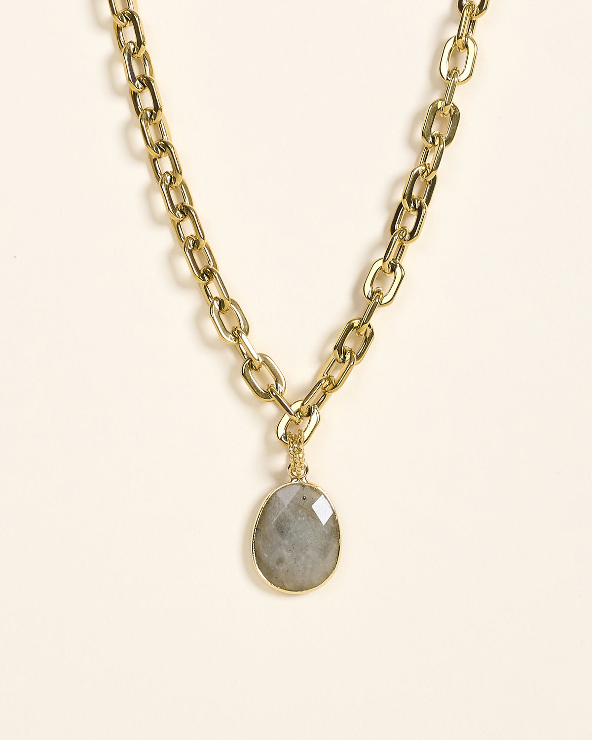 Collier Cale