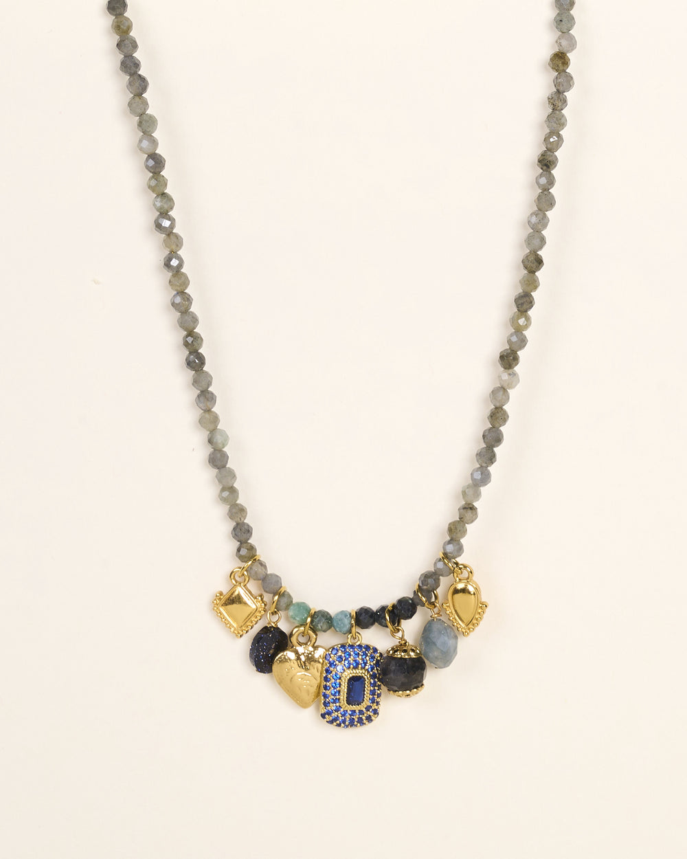 Collier Cato
