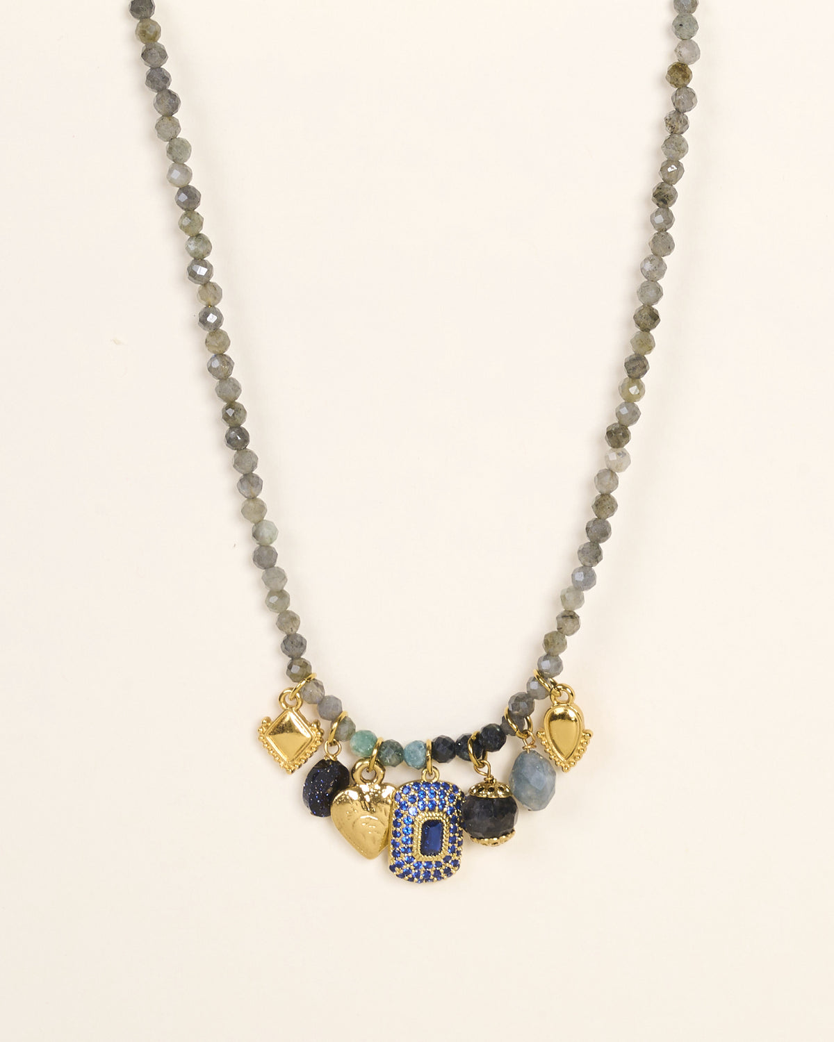 Collier Cato