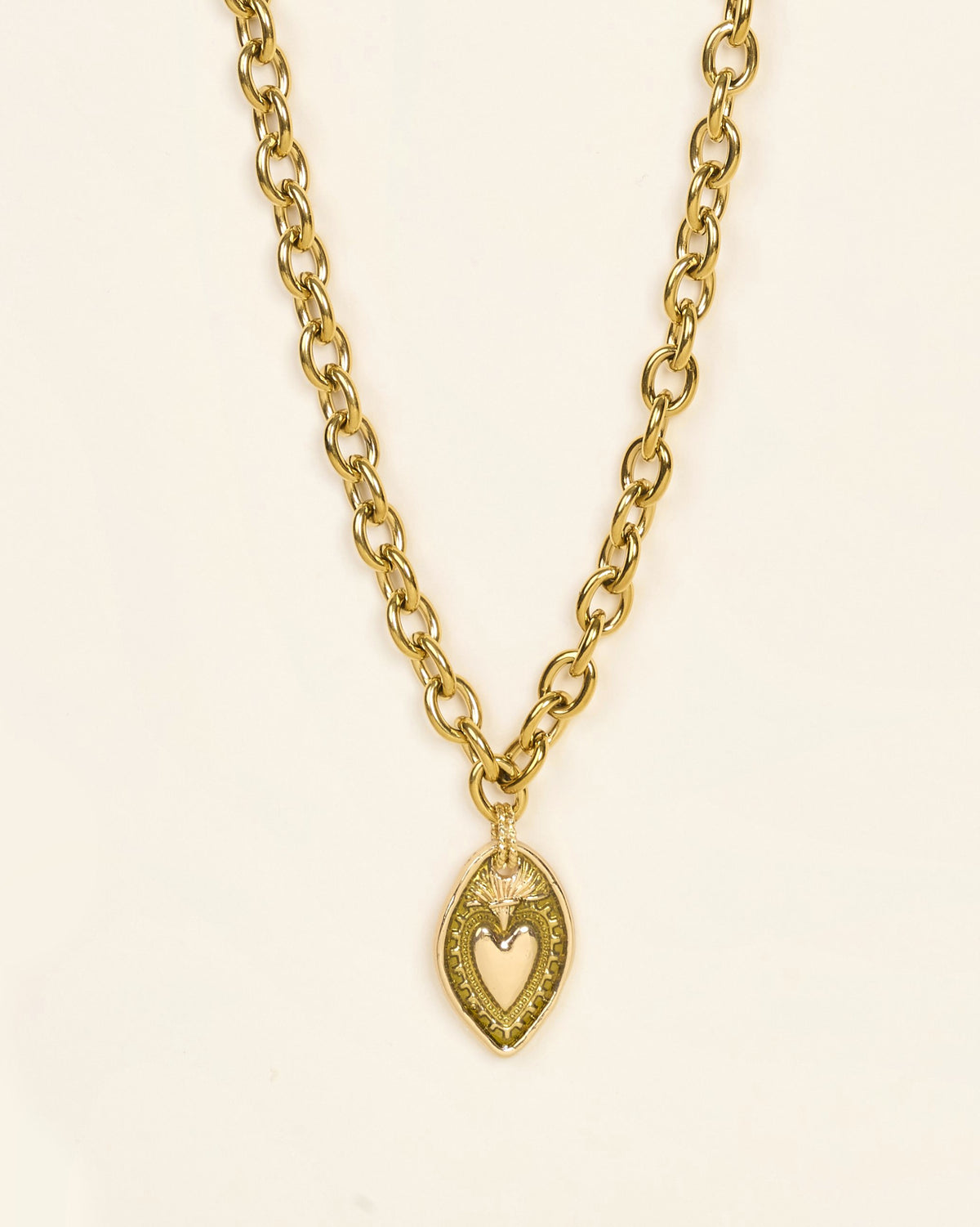 Collier Laki